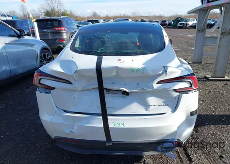 2024 Tesla Model 3 Long Range Dual Motor All-Wheel Drive z USA, uszkodzony, nr VIN 5YJ3E1EB8RF734124